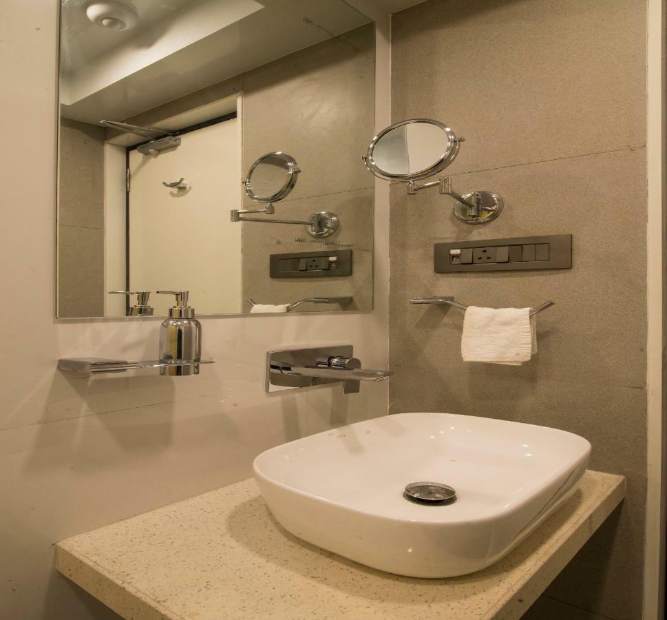 Hotel Wego Mumbai Exteriör bild